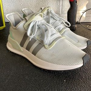 Mens 9 Adidas Shoes